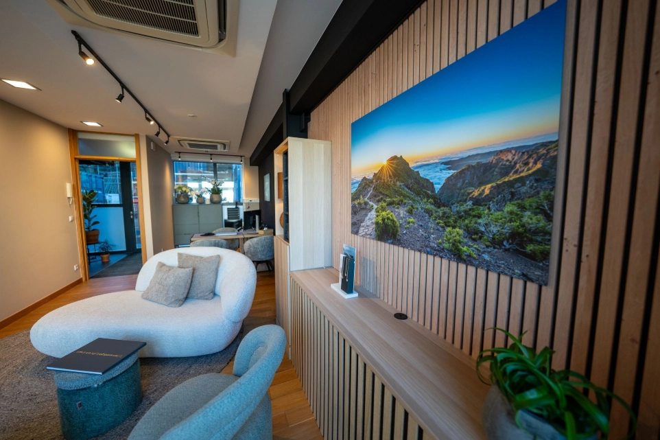 ntrée de Maison eTerna à Steinfort, un lieu lumineux et accueillant pensé pour soutenir les familles.